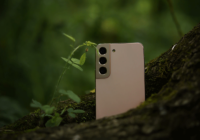 celular samsung en un bosque